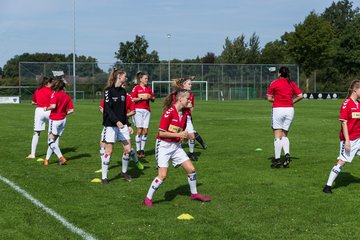 Bild 24 - F SV Henstedt Ulzburg II - SSC Hagen Ahrensburg : Ergebnis: 0:4